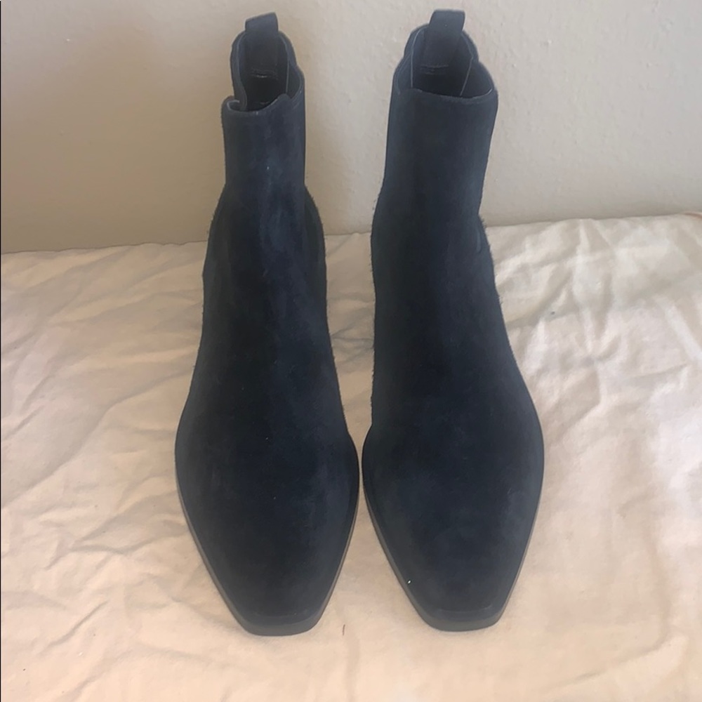 Michael kors Women Boots 👢 - Picture 2 of 10